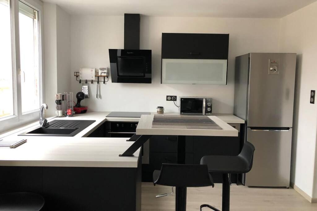 Appartement De Adrien Garage Prive Charleville-Mezieres Exterior photo
